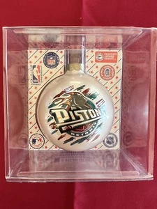 Vintage Sealed Detroit Pistons NBA Basketball Ornament Sports Collectors Series - Bild 1 von 5