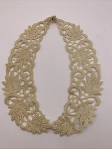 Antiguo collar de encaje tatuado vintage crudo hecho a mano 2" de ancho - Imagen 1 de 2