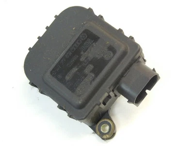 Audi TT 8N Mk1 Climate Control Heater Flap Positioning Motor 8D2820511D - Image 1 of 4