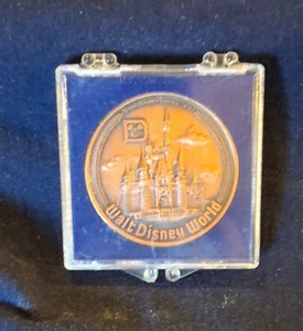 Vintage Walt Disney World  5 lands Medallion MINT   - Picture 1 of 2