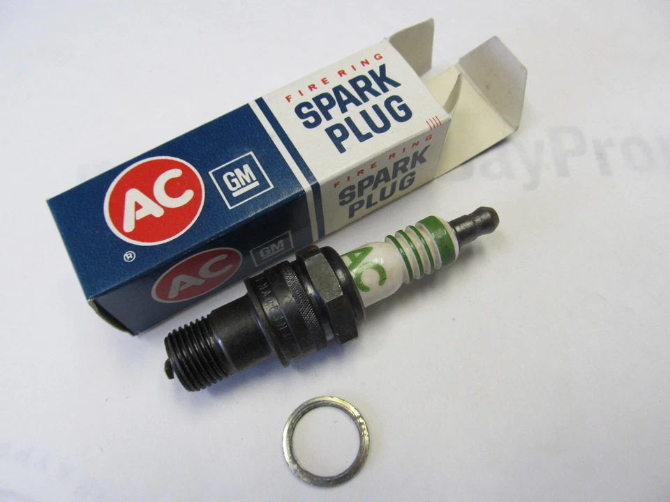 45L 1559483 AC GM Fire Ring Engine Spark Plug - Image 1 of 1