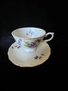 Vintage Tea Cup and Saucer Set Purple Violets with Gold Trim Made in Japan - Picture 1 of 10