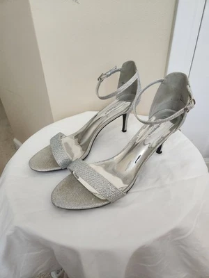 Ladies Pierre Dumas  Size 12M Silver Metallic - Изображение 1 из 4