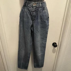 Vintage Ladies Levis Front Pleats - Picture 1 of 8