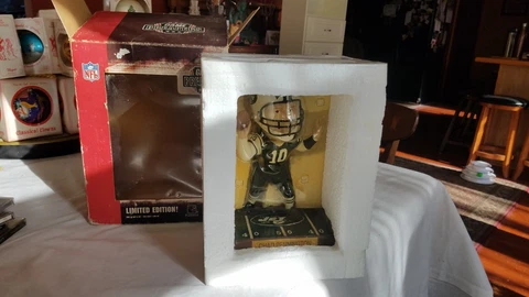 Chad Pennington New York Jets Game Breakers Limited Edition Figure In Box Cover