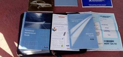 2005 Ford Crown Victoria Owner's Owners manual guide with Case glove Minty Nice Foto 1 de 4