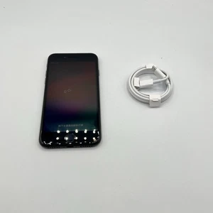 Apple iPhone SE (2020) 64 GB Negro - Boost Mobile - Muy Bueno - Imagen 1 de 7