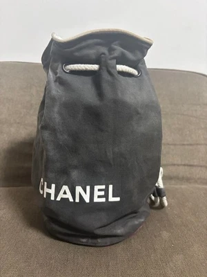 Bolso de Hombro CHANEL Lona Piscina Cordón Negro Blanco Logo Usado Japón Foto 1 de 4