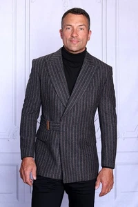 NEU MIT ETIKETT GRÖSSE L GRAU GESTREIFTER HERRENBLAZER, MASSGESCHNEIDERTE PASSFORM, 2 SCHLITZE MIT SEITLICHEM HAKENVERSCHLUSS - Bild 1 von 1