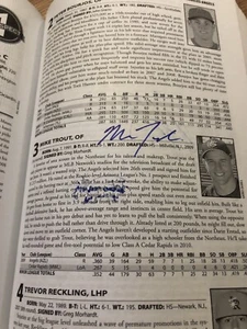 Mike Trout True Rookie Auto Signed 2010 Prospect Handbook 30 PLUS Autographs JSA - Picture 1 of 9