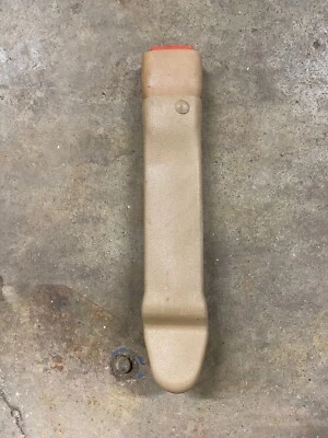 94 95 96 97 1997 Dodge Ram Van pasajero derecho delantero cinturón de seguridad hebilla bronceado Foto 1 de 3