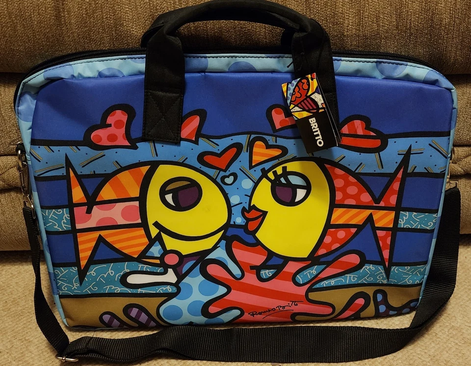 ROMERO BRITTO NUEVO CON ETIQUETAS Bolso para Laptop DEEPLY IN LOVE FISH GIFTCRAFT RARO Estuche de Transporte Foto 1 de 1