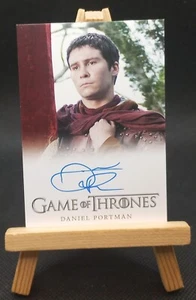2024 Rittenhouse Juego de Tronos Leyendas el Reino Daniel Portman Podrick Automático - Imagen 1 de 2