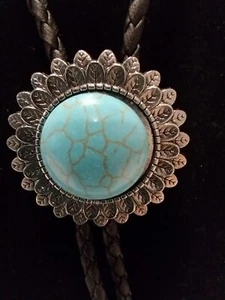Western Men Bolo Tie Casted Feather Flower Faux Stone Pendant Faux Leather Cord - Picture 1 of 7
