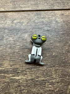 Mini figura de acción BEN 10 - 1” MATERIA GRIS - figura alienígena, gris Gwen RARA - Imagen 1 de 4