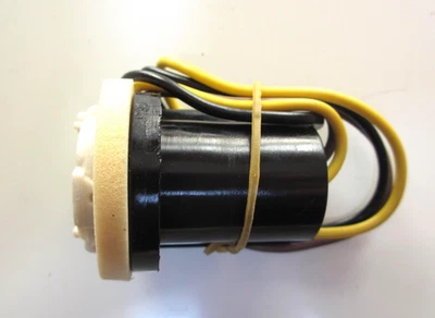 Enchufe de luz trasera Pontiac Fiero 1984-1988 hatchback y modelos GT 12003757 Foto 1 de 3