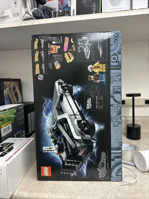 LEGO Icons: Back to the Future Time Machine (10300) - Image 1 of 2