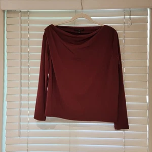 Banana Republic Crepe Off The Shoulder Top Size Small Dark Cherry NWOT NEW FLAW - Picture 1 of 7