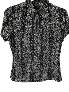 NWT East 5th Sz Medium Short Sleeve Black Print Keyhole Mock Neck Knit Top - Picture 1 of 3
