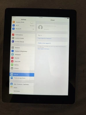 Apple iPad Air 1st Gen 16GB - Image 1 of 3