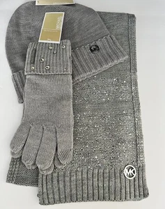 $ 184 Michael Kors 3-teiliges Set SCHAL, MÜTZE & HANDSCHUHE Mk Logo VERZIERT Set GRAU - Bild 1 von 5