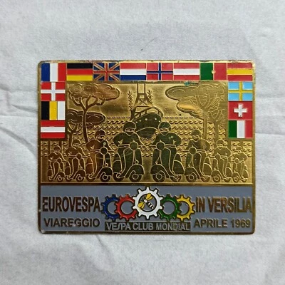 Emblem Vespa Club Mondial 1969 - Image 1 of 3