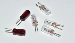 Märklin 610040 & 600070 Ersatz- Glühlampen Steckbirne Set rot / weiß NEUWARE - Bild 1 von 3