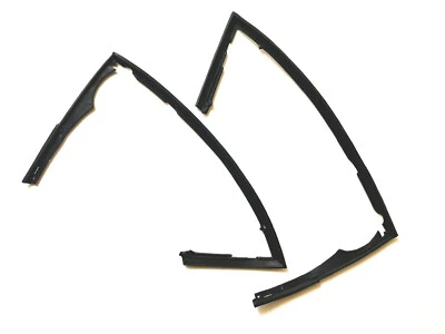 Replacement Tail Light Seals Compatible with all Audi TT Mk1 '98-'06 LEFT/RIGHT - Image 1 of 4