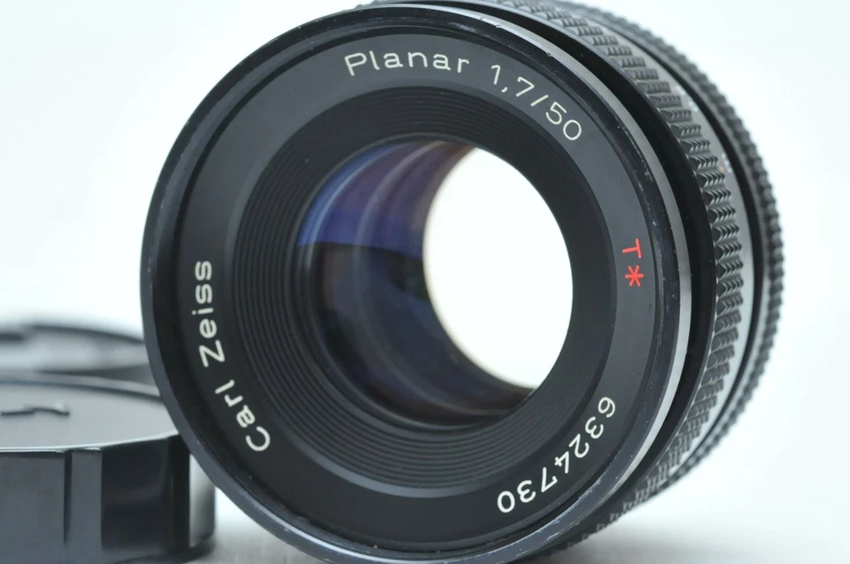 Carl Zeiss Planar T* 50mm f/1.7 MF Lens  C/Y Mount 6324730 - Image 1 of 4