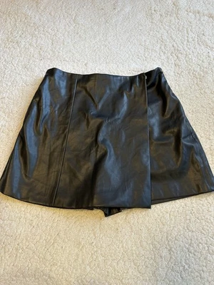 NUEVO CON ETIQUETAS Jason Wu Imitación Cuero Negro Mini Envolvente Skort Bolsillos Talla Pequeña Foto 1 de 4