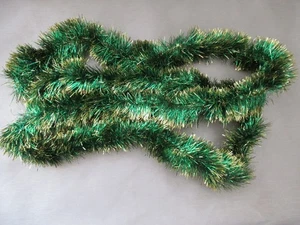 Green & Gold Tinsel Strand - Picture 1 of 3