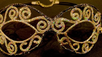 Glitter Masquerade Metal Filigree Classic Mask Shape - Image 1 of 4