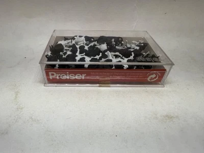 Artículo a escala Preiser Ho #14408 vacas lecheras - Juego de 30 vacas blancas y negras Holstein Foto 1 de 4