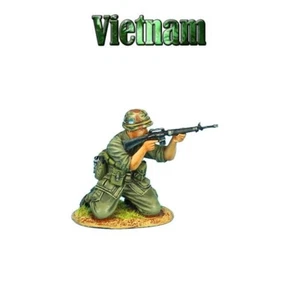 Primera Legión: VN021 25ª División de Infantería de Estados Unidos arrodillado disparando M-16 - Imagen 1 de 5