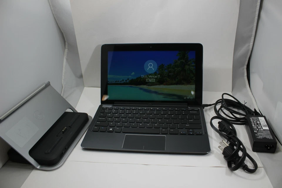 Dell 7139 Venue 11 Pro 10.8" 8GB 256GB SSD Window 10 Pro Tablet Docking Keyboard - Image 1 of 4