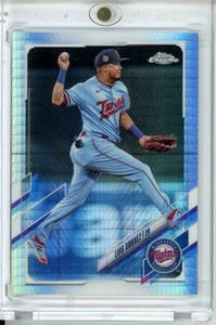 2021 Topps Chrome #124 Luis Arraez Prism Refractor - Picture 1 of 2