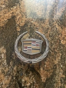 OEM 2005 Cadillac STS Rear Grill Emblem Badge Logo - Picture 1 of 3