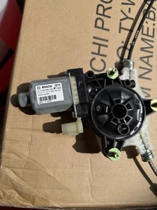 42115 B3J 2020 KIA PICANTO NSF LEFT FRONT WINDOW REGULATOR AND MOTOR.82450-G6000 - Picture 1 of 2
