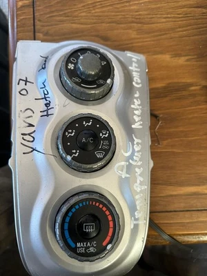 Toyota Yaris HB 2006-2008 calor aire acondicionado temperatura control climático (OEM) Foto 1 de 2