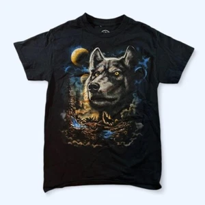 Retro Wolf Nature Graphic Tee - Gray Wolf Retro Style T Shirt - Picture 1 of 6
