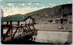 INTERNATIONAL LINE Dividing U.S. and MEXICO bridge - Postcard - Picture 1 of 2