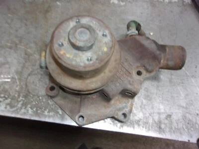 JOHN DEERE 2520 WATER PUMP T29521 - Image 1 of 4