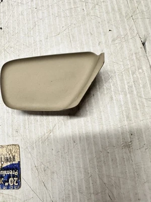 06-11 Cadillac DTS Front Right Side Door Interior Inner Handle Bolt Cap Cover 12 - Image 1 of 4