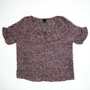 Ann Taylor Factory Bluse Medium Schwarz Rosa Print Kurzarm Oberteil - Bild 1 von 4