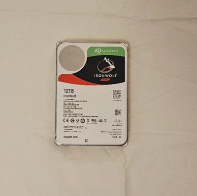 Seagate IronWolf 12TB ST12000VN0007 Festplatte 3.5" (HDD, NAS-Festplatte) - Bild 1 von 3