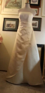 Davids Bridal yellow satin formal long bridesmaids wedding dress 4 ???? - Picture 1 of 4