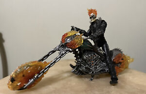 Hasbro Ghost Rider Ultimate Ghost Rider and Flame Cycle