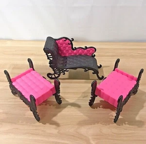 Monster High Freaky Fusion Catacombs Play Set FURNITURE Lot Chaise Lounge Bench - Picture 1 of 7
