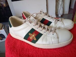 GUCCI BEE TRAINERS. SIZE 9.