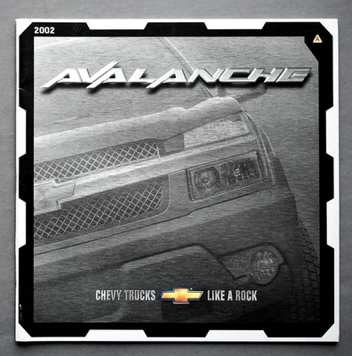 Chevrolet Avalanche 2002 catálogo de folletos de ventas premium ~ 42 páginas ~ 11" X 11" Foto 1 de 4